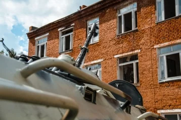 Фото: Бойцы кузбасской Росгвардии штурмом взяли трёхэтажку с «террористами» 1