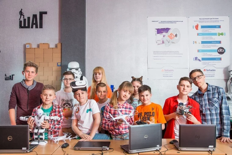 Фото: Новогодние каникулы с пользой для ребёнка: в компьютерном лагере школьники создадут свой Minecraft 4