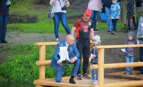 У губернатора Кузбасса на показательных выступлениях «украли» телефон 