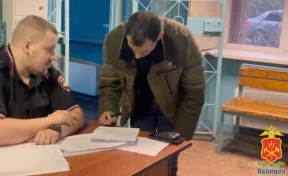 Полицейские в Новокузнецке привлекли к ответственности иностранца-водителя такси