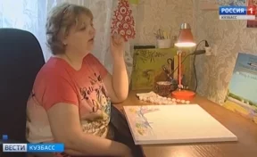 Новокузнечанка подарила свои картины тем, кто собирал ей деньги на операцию