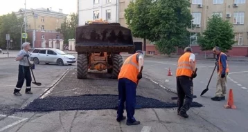 Фото: В Кемерове на площади Пушкина и улице 50 лет Октября обновили асфальт 1