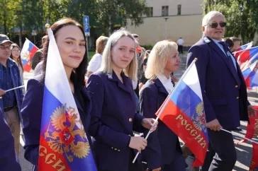 Фото: Илья Середюк: в Новокузнецке в параде шахтёров приняли участие 15 тысяч человек 5