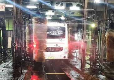 Фото: Власти Кемерова проверили, как проводится дезинфекция общественного транспорта 2
