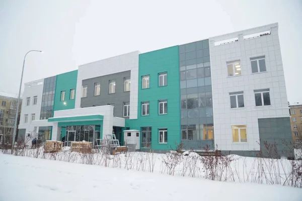 Губернатор проверил ход строительства новой поликлиники в Новокузнецке