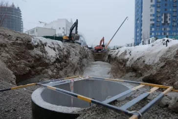 Фото: В Кемерове на улице Мичурина начали укладывать ливневую канализацию 2