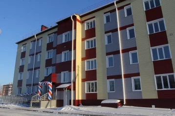 Фото: В Кузбассе сразу более 100 семей получили ключи от новых квартир  1