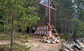 В Карелии на месте массовой гибели детей на Сямозере установили Памятный крест