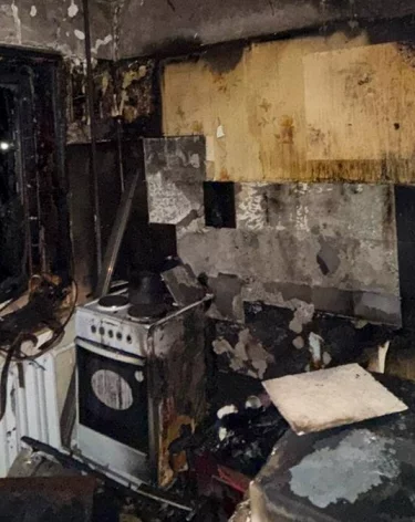 В Юрге 10 человек эвакуировались из горящей пятиэтажки, ещё троих спасли пожарные