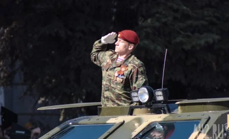 День Победы в Кемерове: марш военной техники, «Бессмертный полк» и праздничный салют