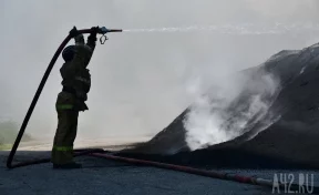 В пожаре возле рынка «Сотка» в Кемерове никто не пострадал