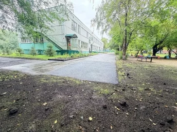 Фото: СГК завершила благоустройство территорий у кемеровских школ и детских садов перед началом учебного года 2