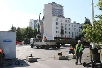 Фото: В Кемерове началась подготовка к демонтажу лестницы на Притомской набережной 3