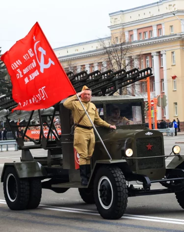 От торжественного парада до салюта над Московской площадью: как Кемерово отметил 81-ю годовщину Великой Победы