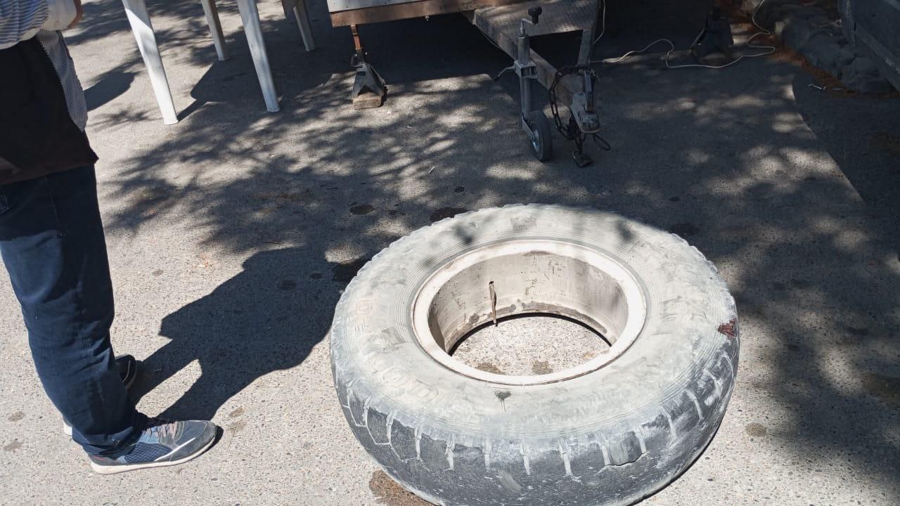Жительницу Кубани сбило отлетевшее от КамАЗа колесо, ДТП попало на видео