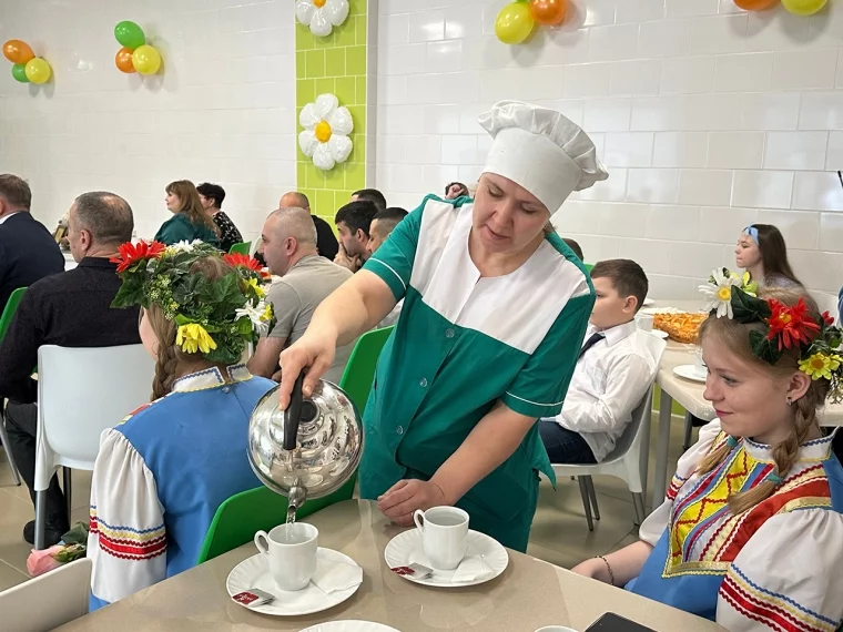 Фото: Современная столовая появилась в сельской школе Новокузнецкого округа благодаря поддержке УК «Кузбассразрезуголь» 2