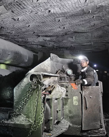 Проходчики шахты имени 7 Ноября Новая преодолели километровый рубеж