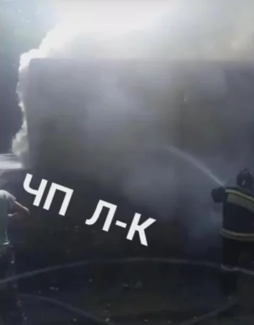 Фото: Пожар в рейсовом автобусе на кузбасской трассе попал на видео 1