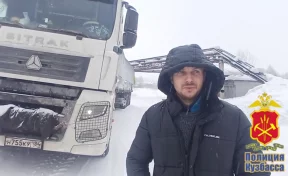 В Кузбассе грузовик простоял на трассе 10 дней из-за поломки