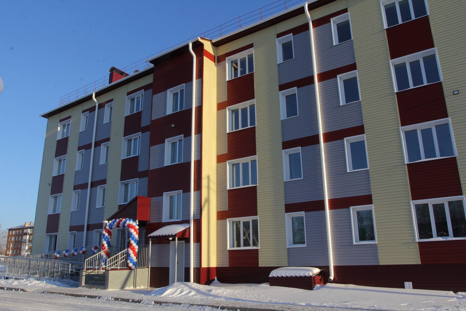 В Кузбассе сразу более 100 семей получили ключи от новых квартир 