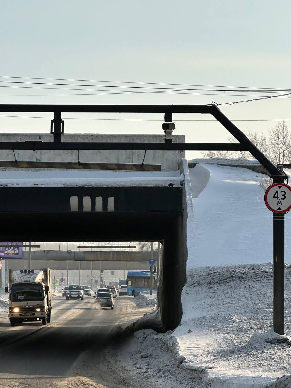 В ГИБДД Кузбасса назвали дорожные камеры, которые видят телефон в руках  водителя