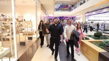 Фото: Новокузнечане спели «День Победы» в торговом центре 1
