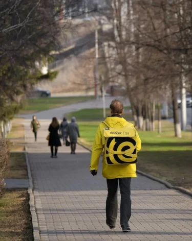 Эксперты назвали средний заработок курьеров в Москве за сутки 