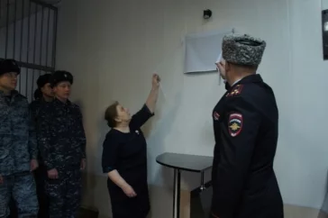 Фото: В Кузбассе открыли мемориальную доску в память о погибшем на блокпосту в Чечне полицейском 2