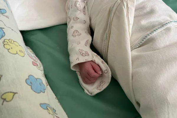 В Кемерове врачи выходили недоношенного ребёнка весом 670 граммов