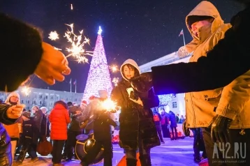 Фото: Власти Кузбасса ослабили ограничения по коронавирусу на Новый год и Рождество 1