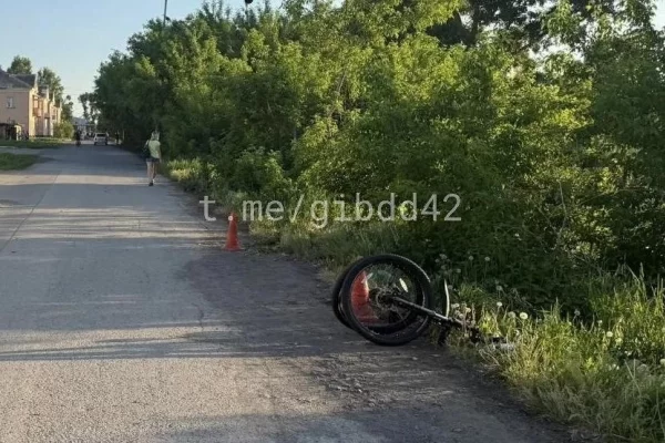 В Кемерове мотоциклист без прав сбил 12-летнего велосипедиста