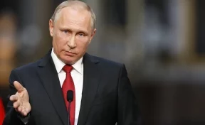Владимир Путин поучаствовал в крещенских купаниях