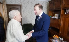 Глава Кемерова поздравил со 101-м днём рождения участника ВОВ Николая Савина