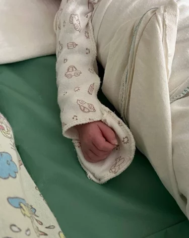 В Кемерове врачи выходили недоношенного ребёнка весом 670 граммов