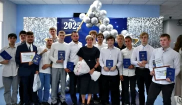 Фото: Работники СУЭК-Кузбасс поздравили выпускников горных техникумов 2