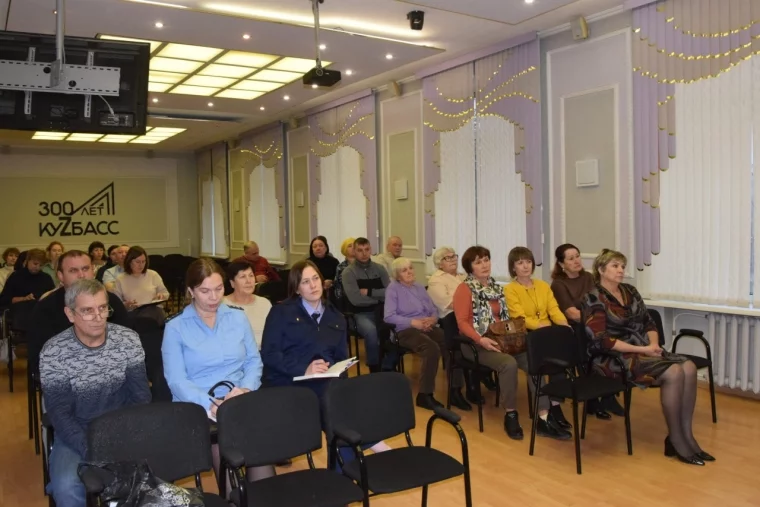 Фото: В Кузбассе жители ещё одной территории страдают от подтопления домов: власти ищут решение 1