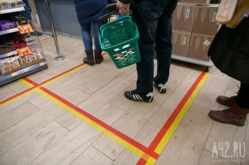 Фото: Кемеровчанин украл из супермаркета сразу 70 плиток шоколада 1