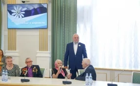 Губернатор Кузбасса поздравил пару с 71-летним юбилеем семейной жизни