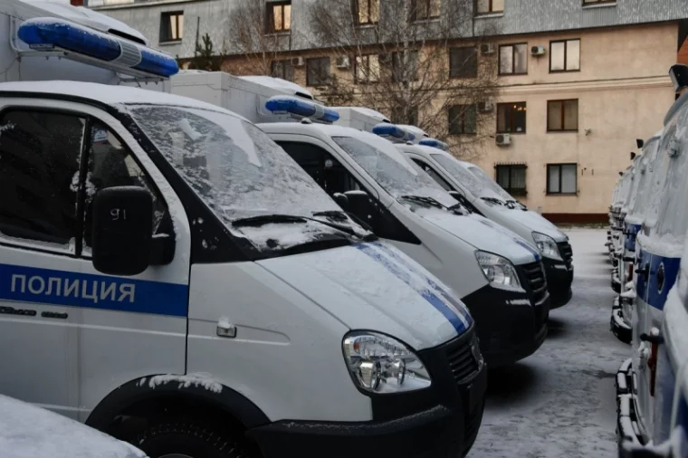Фото: Кузбасским полицейским вручили автомобили 2
