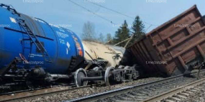 5 вагонов грузового поезда сошли с рельсов в Красноярском крае 