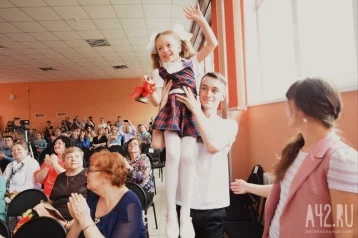 Фото: В 74 школах Кемерова прозвенел последний звонок 1