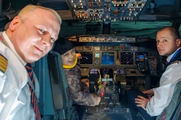 Фото: Мечта — стать пилотом: в аэропорту Новокузнецка исполнили новогоднее желание 8-летнего мальчика с ДЦП 2