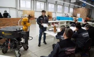 От профессионалов профессионалам: в Кемерове запустили курс «Механизация штукатурных работ»