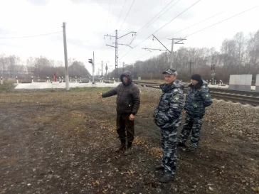 Фото: Четверо кузбассовцев унесли с железной дороги 4 тонны рельсов 3