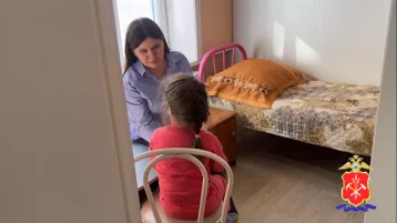 Фото: В Кузбассе 4-летняя девочка ночью сбежала от своей семьи 1
