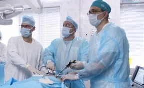 Сложнейшая 12-часовая операция: врачи спасли кузбассовца с опухолью двенадцатиперстной кишки