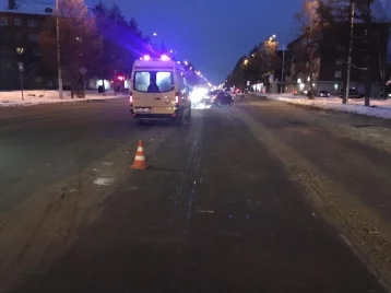 Фото: В центре Кемерова на пешеходном переходе сбили женщину 1