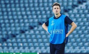 СМИ: кузбасскому футболисту Александру Головину сократят зарплату на 50%