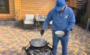 Глава правительства Кузбасса снял на видео шурпу, которую приготовил за городом
