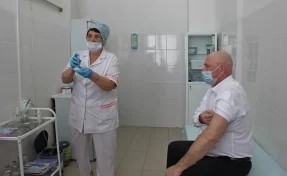 Ещё один кузбасский мэр поставил прививку от коронавируса